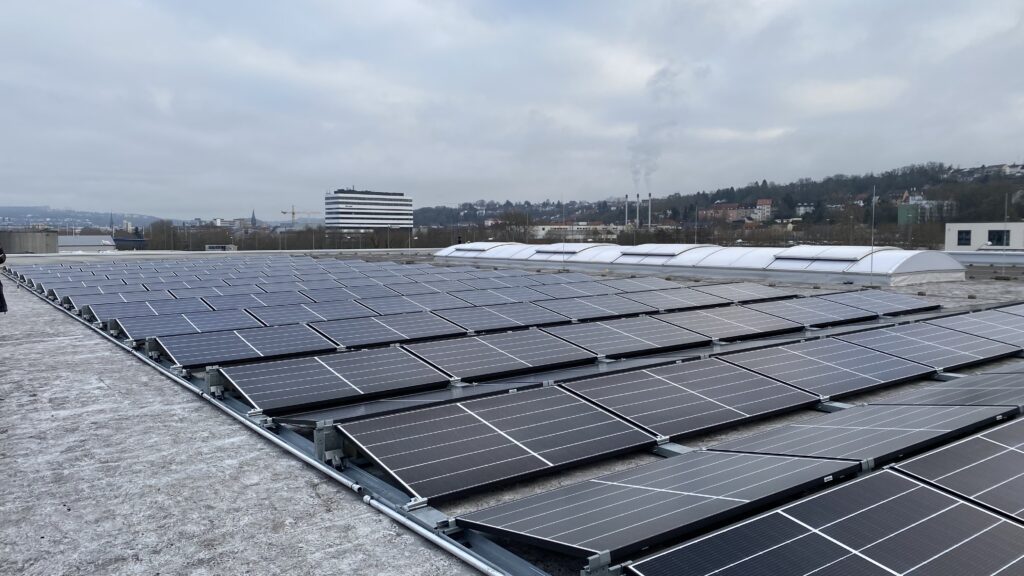 Photovoltaik-Freiflächenanlage mit Solarmodulen Gewerbe